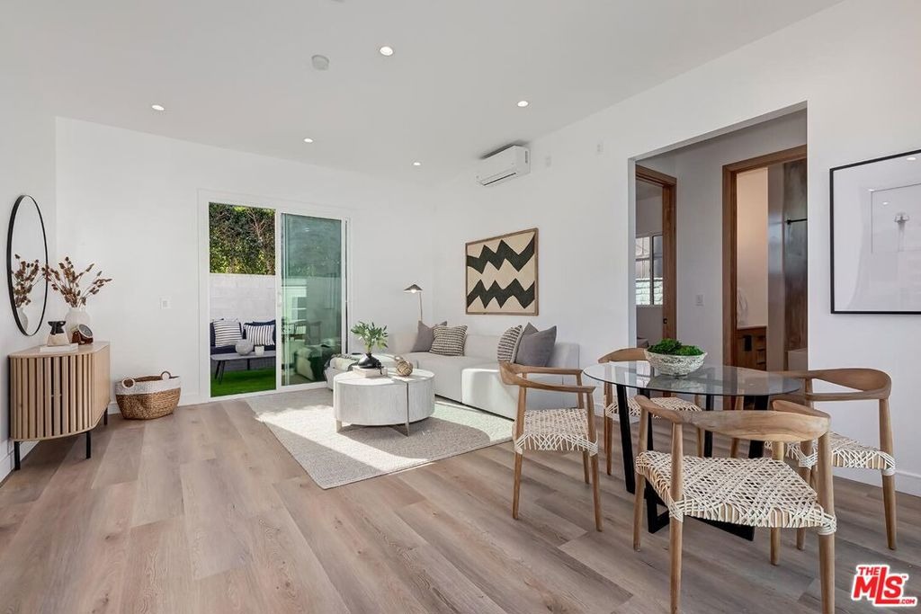 73rd St, Los Angeles, CA 90043