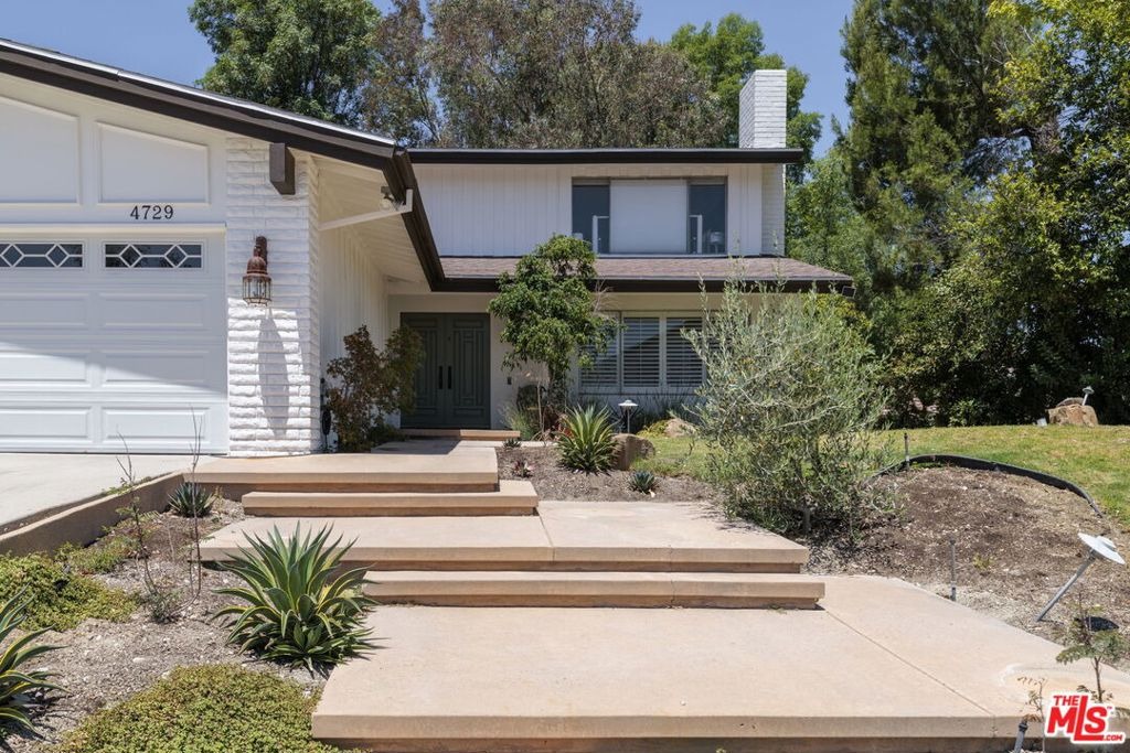 Hermano Dr, Tarzana, CA 91356