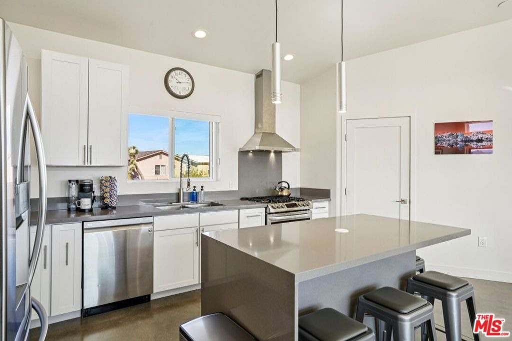 San Angelo Ave, Joshua Tree, CA 92252