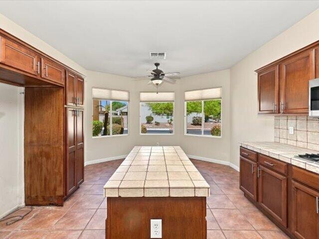 Yellen Dr, Palm Desert, CA 92211