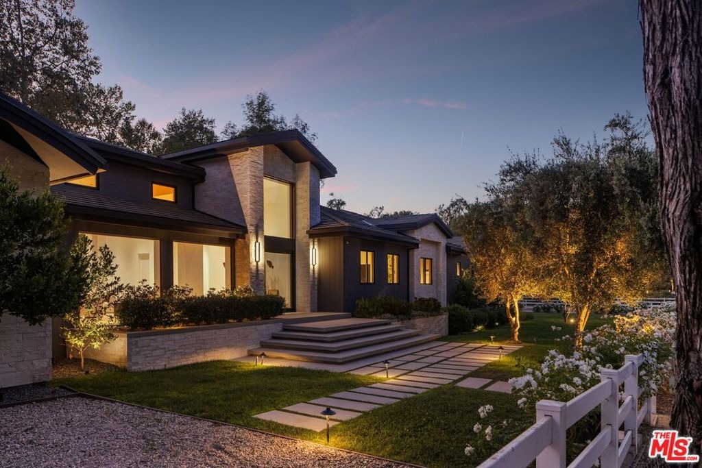 Round Meadow Rd, Hidden Hills, CA 91302
