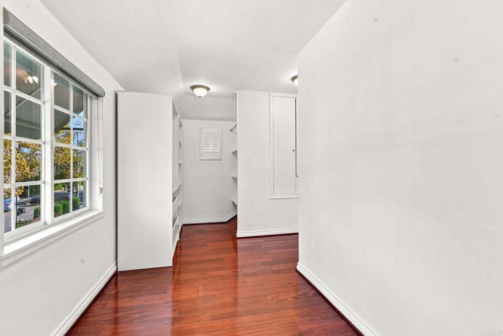 Highland Ave, Los Angeles, CA 90036