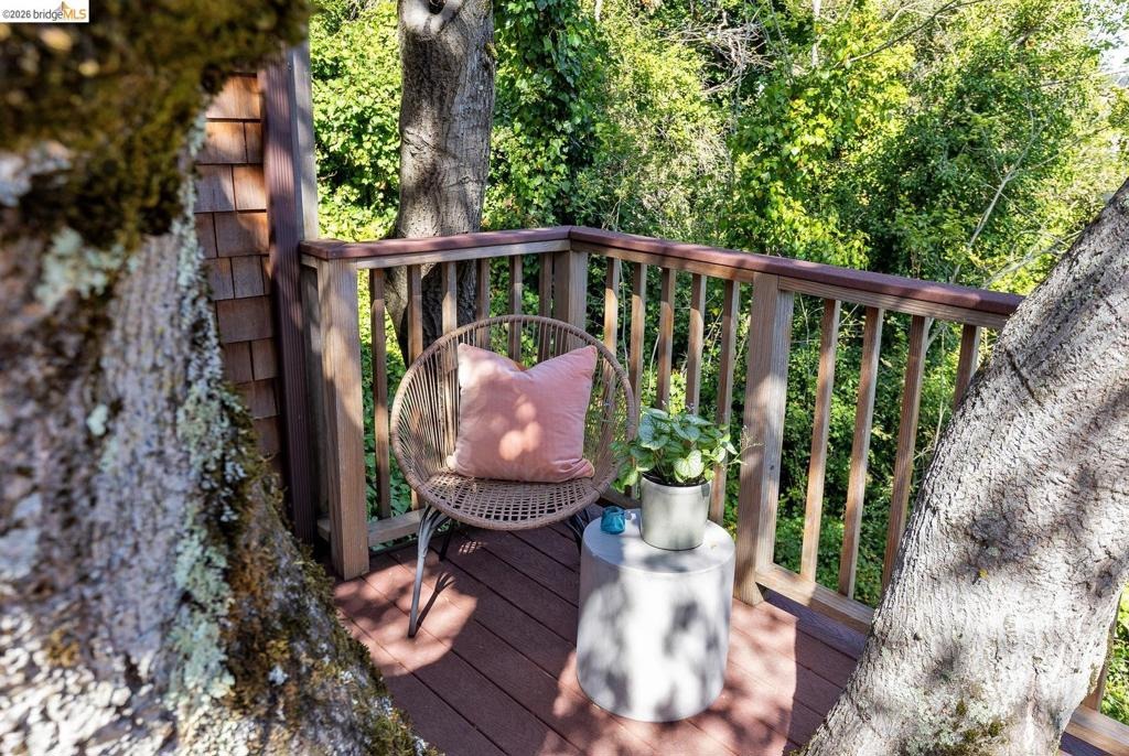 Estates Dr, Oakland, CA 94618