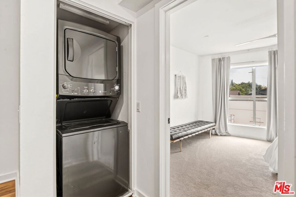 Kingston Pl, Los Angeles, CA 90026