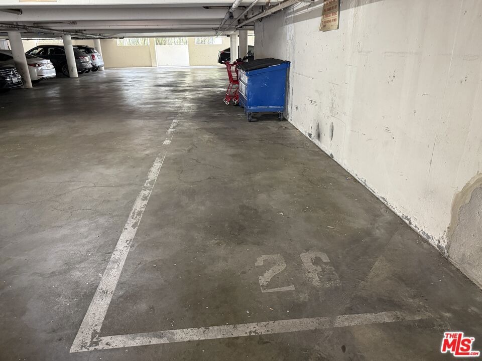 Laurel Ave, Los Angeles, CA 90046