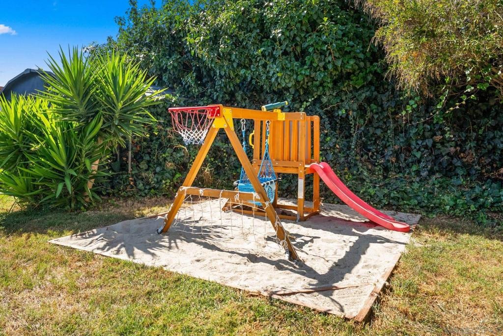Tomahawk Ln, San Diego, CA 92117