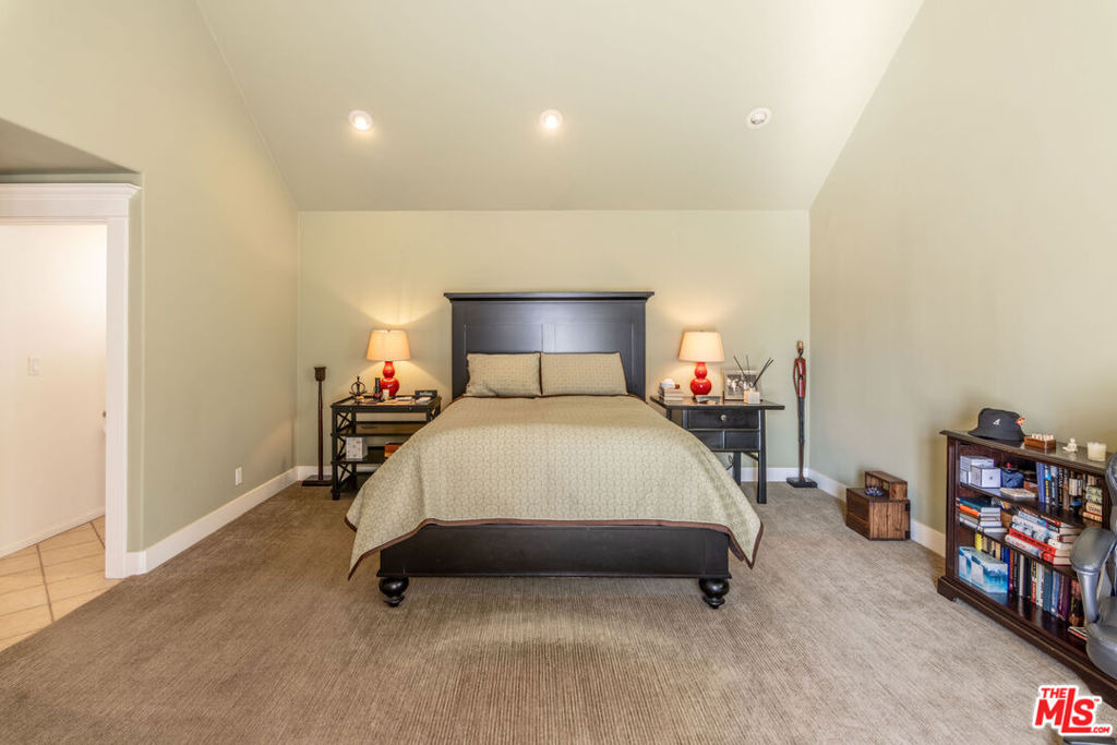 Wellesley Ave, Los Angeles, CA 90049