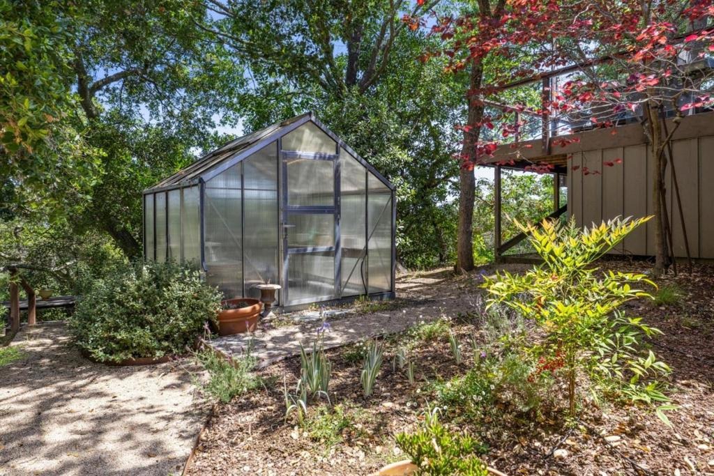 Bolivar Ln, Portola Valley, CA 94028