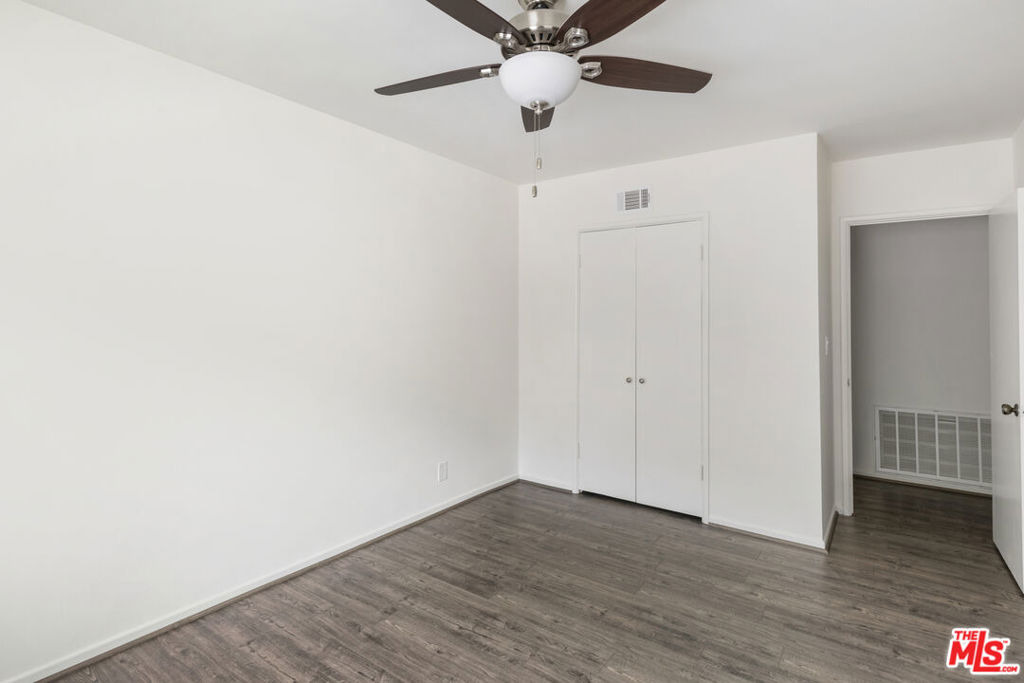 Royal Ridge Rd, Sherman Oaks, CA 91403