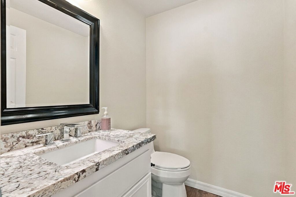 Lone Star Way, Santa Clarita, CA 91390