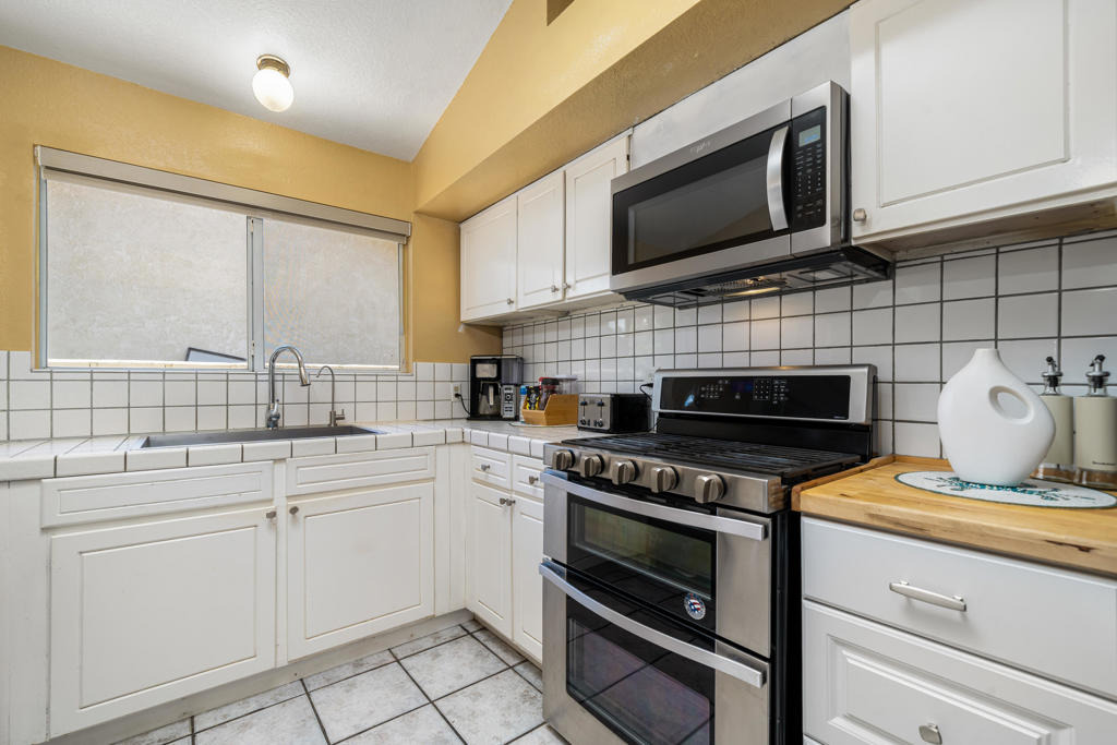 Avenida Ximino , Cathedral City, CA 92234