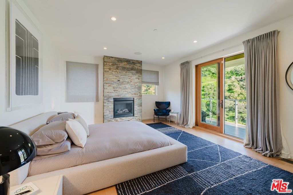 Cielo Dr, Beverly Hills, CA 90210