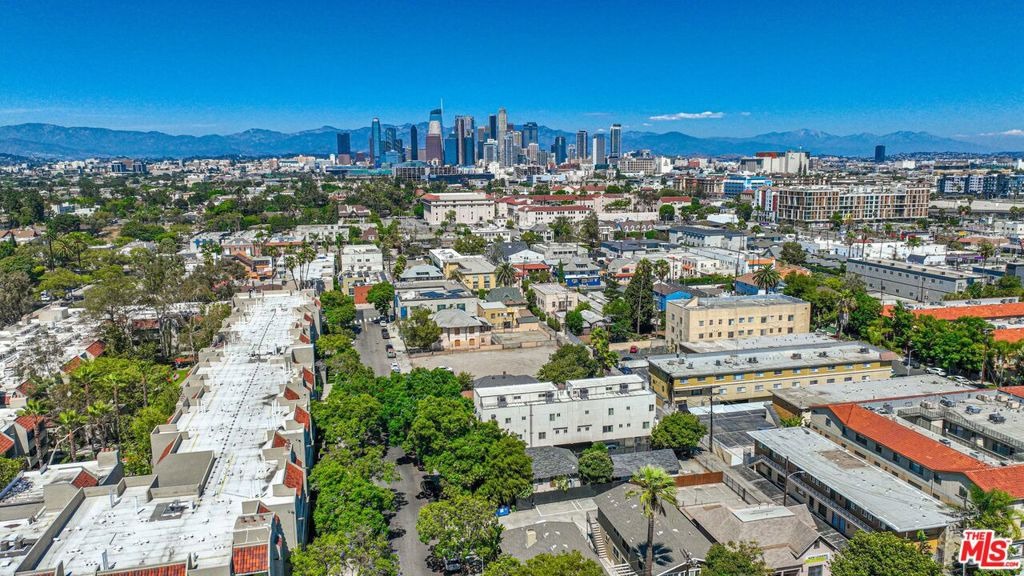 Royal St, Los Angeles, CA 90007 #1