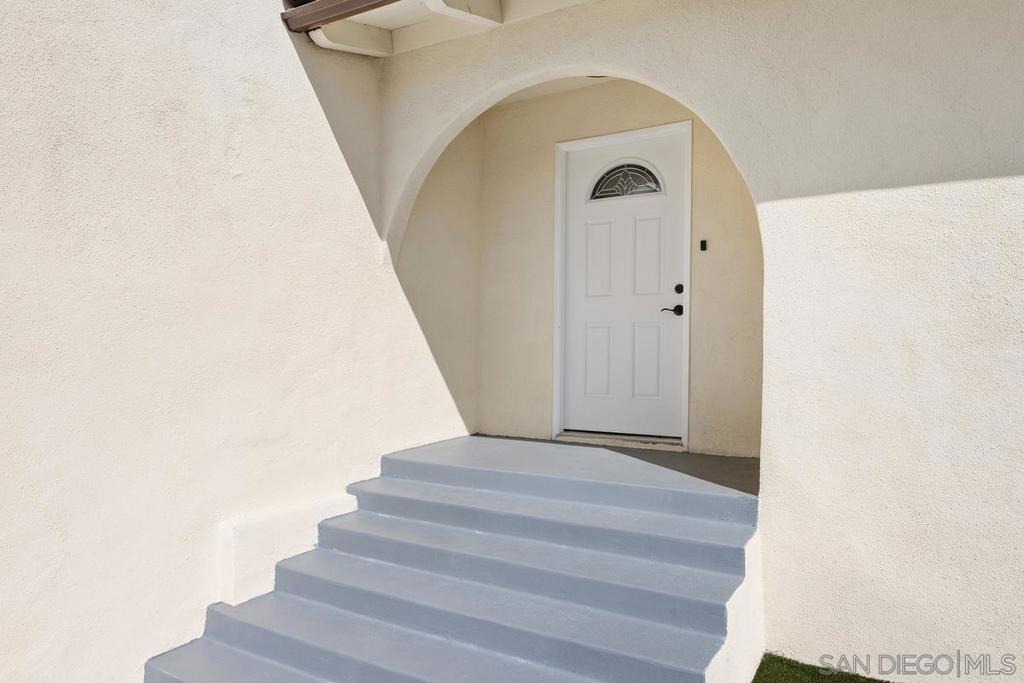 Greenbrier Dr, Oceanside, CA 92054