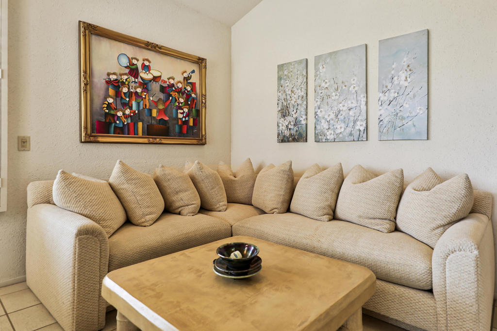 Green Mountain Dr, Palm Desert, CA 92211