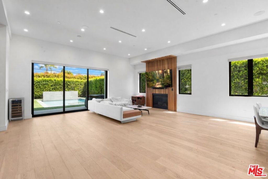 Glencoe Ave, Venice, CA 90291