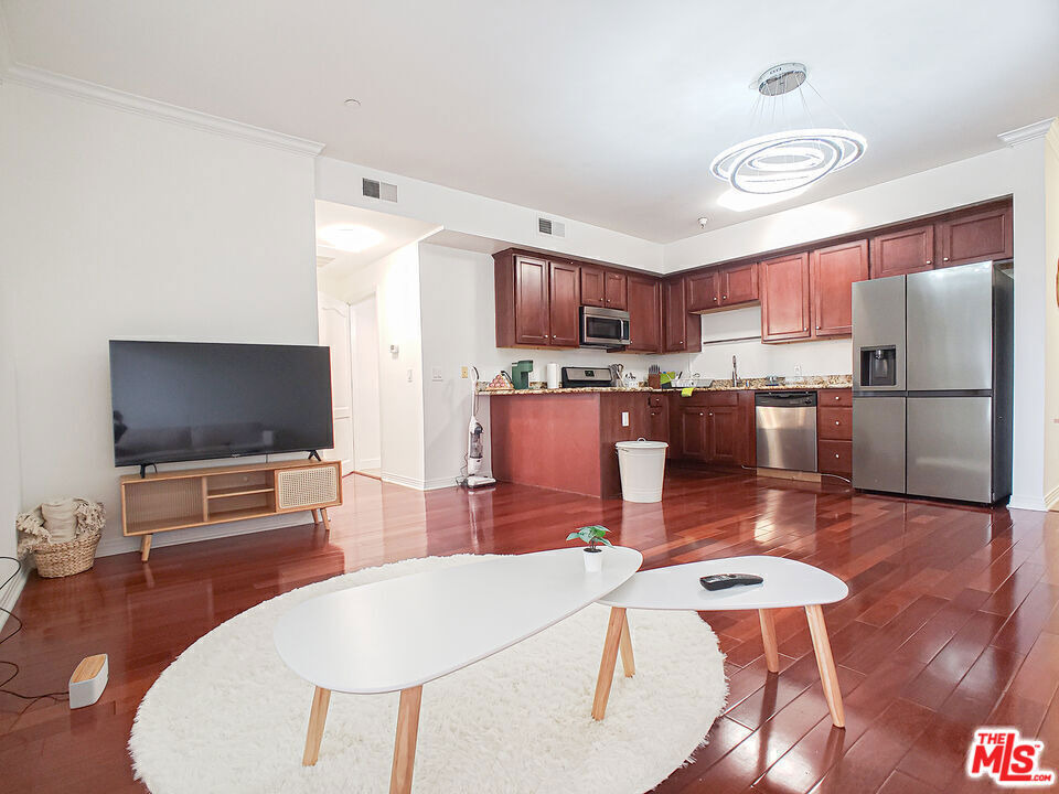 Dewey Ave, Los Angeles, CA 90006 #1