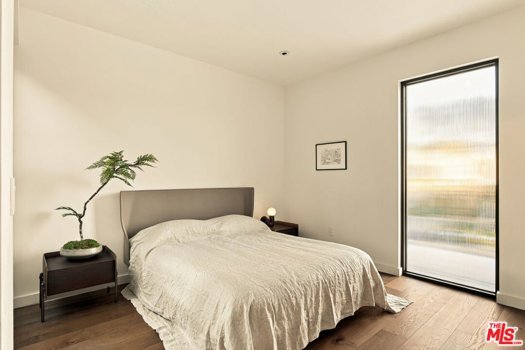 Le Bourget Ave, Culver City, CA 90232