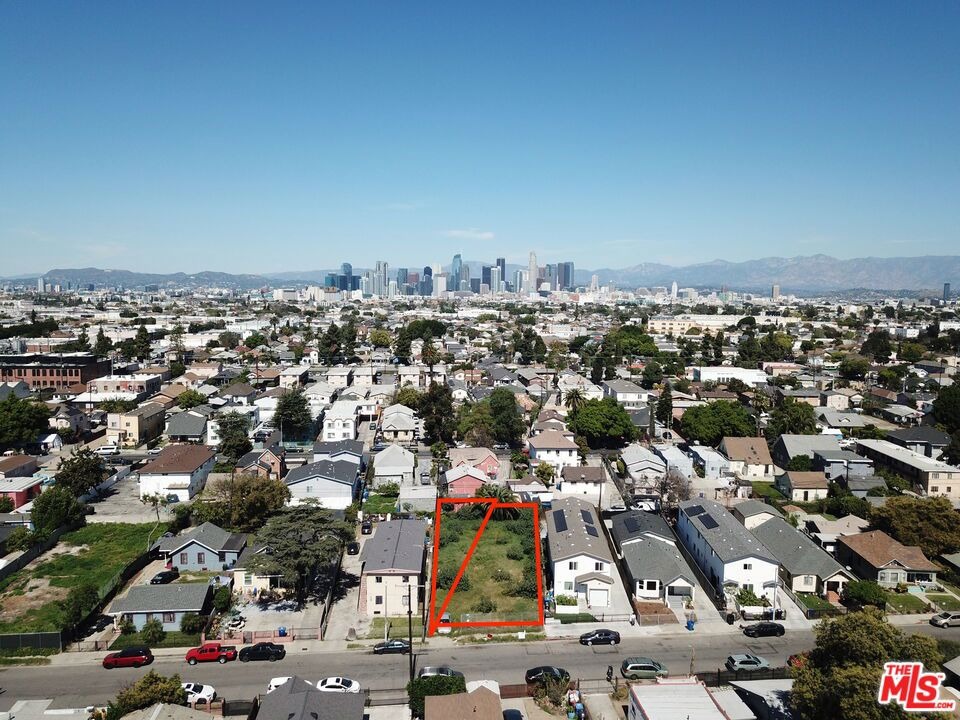 41st Pl, Los Angeles, CA 90011 #1