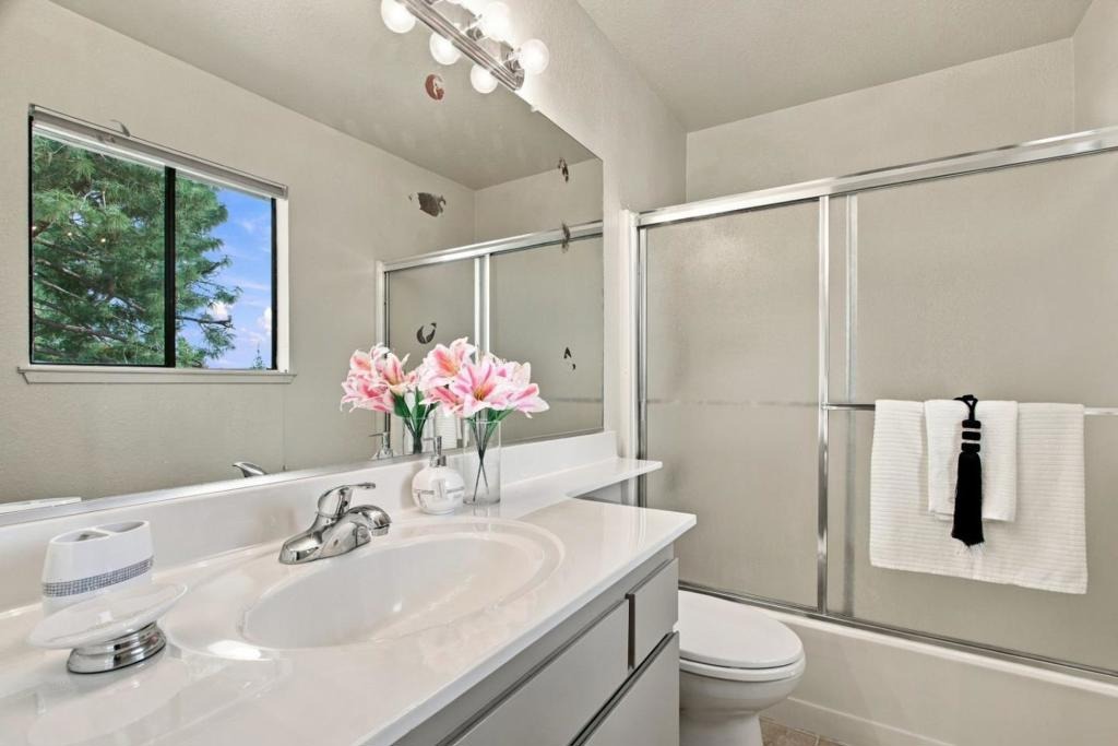 Calais Ct, Fairview, CA 94541