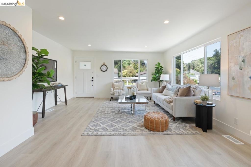 Thompson Ln, El Sobrante, CA 94803 #1