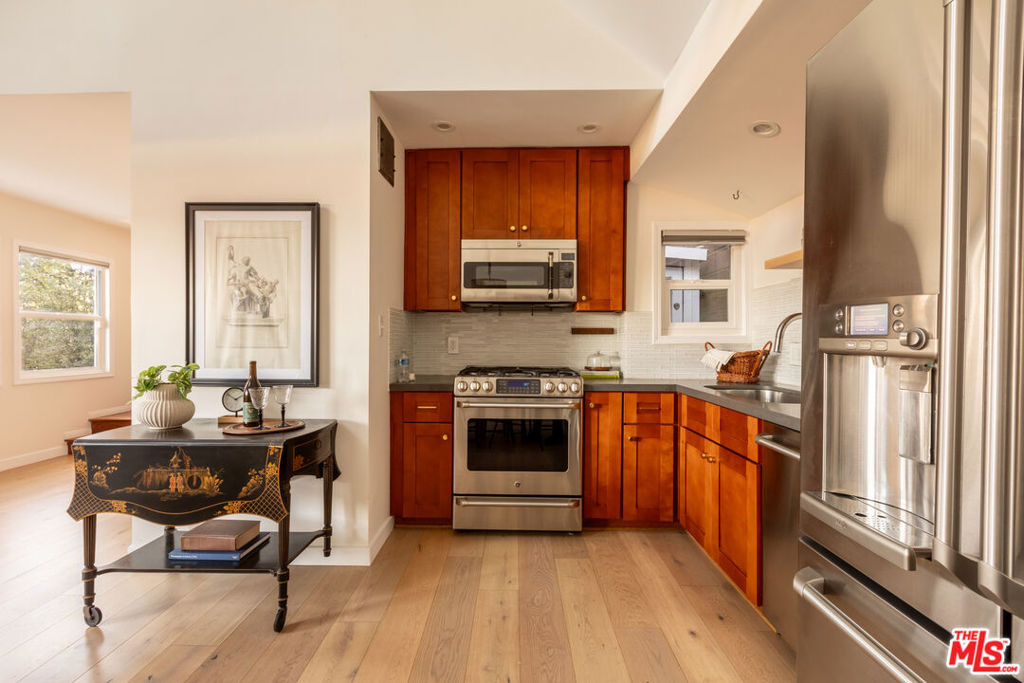 Laurel Terrace Dr, Studio City, CA 91604