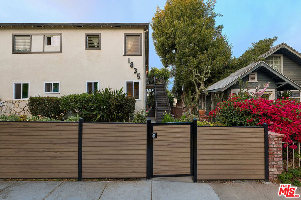 7th St, Santa Monica, CA 90401