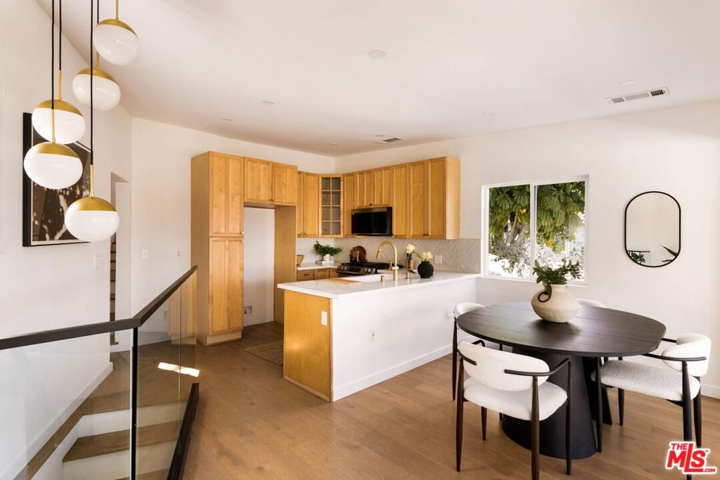 Cahuenga Park Trl, Los Angeles, CA 90068 #1