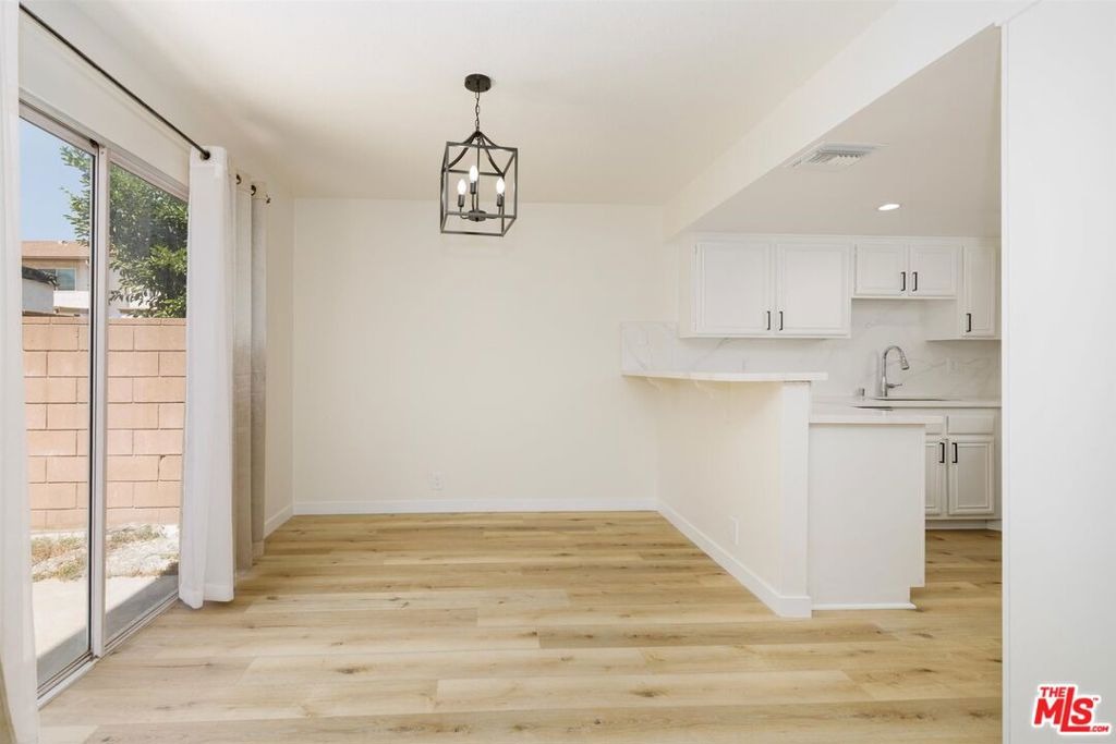 Bromont Ave, Sylmar, CA 91342