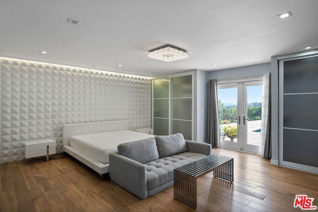 Evelyn Pl, Beverly Hills, CA 90210 #1
