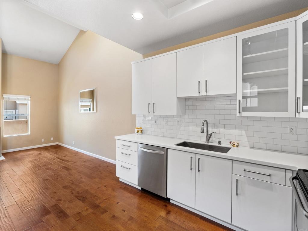 Calabria Ct, San Diego, CA 92122