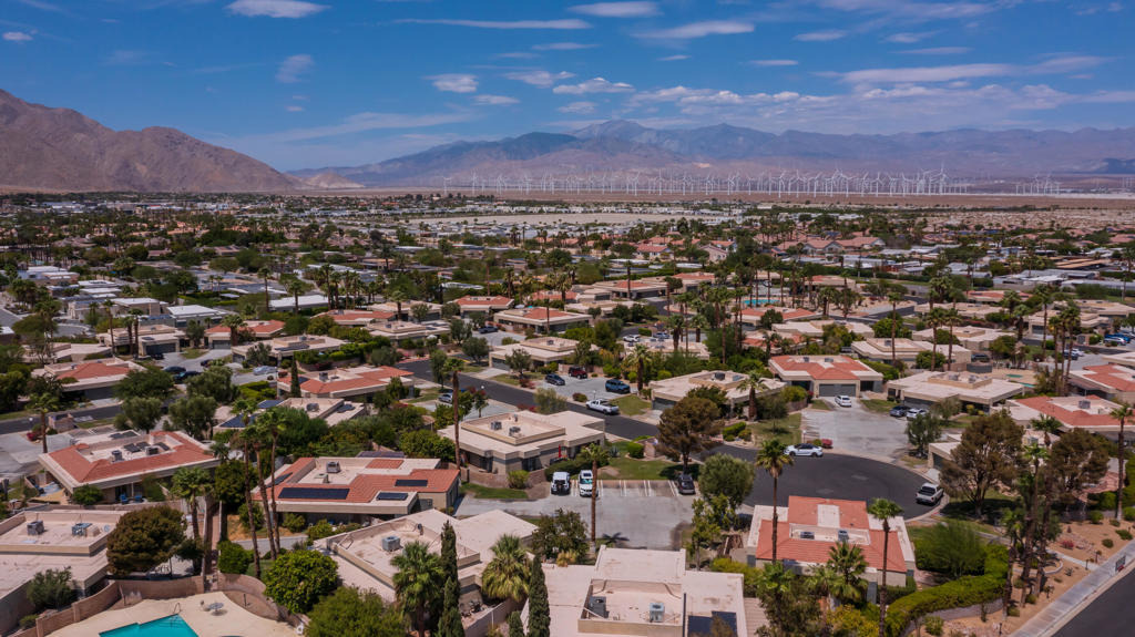 Sunflower Ln, Palm Springs, CA 92262