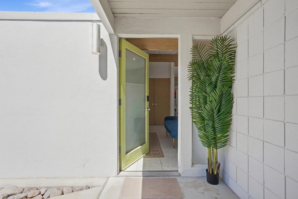 Laurel Cir, Palm Springs, CA 92262