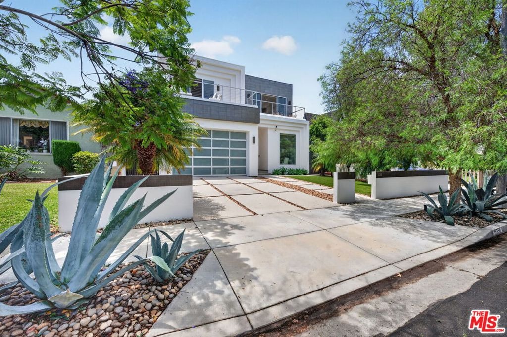 5th St, Los Angeles, CA 90048