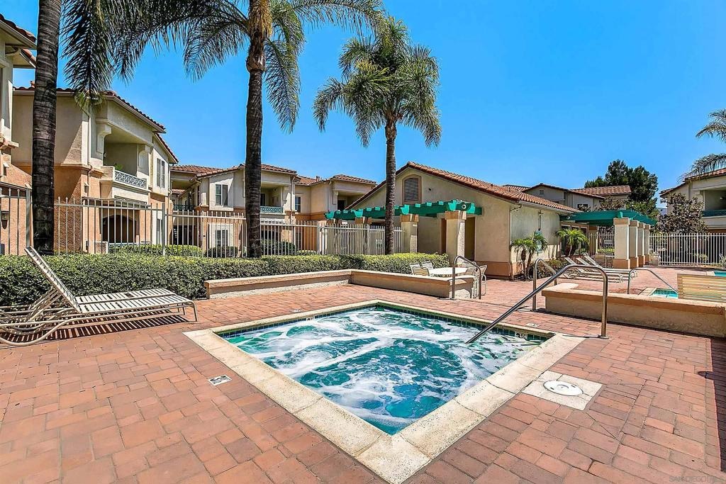 Via Rancho San Diego , El Cajon, CA 92019