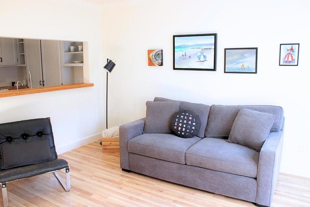 Dela Vina Ave, Monterey, CA 93940