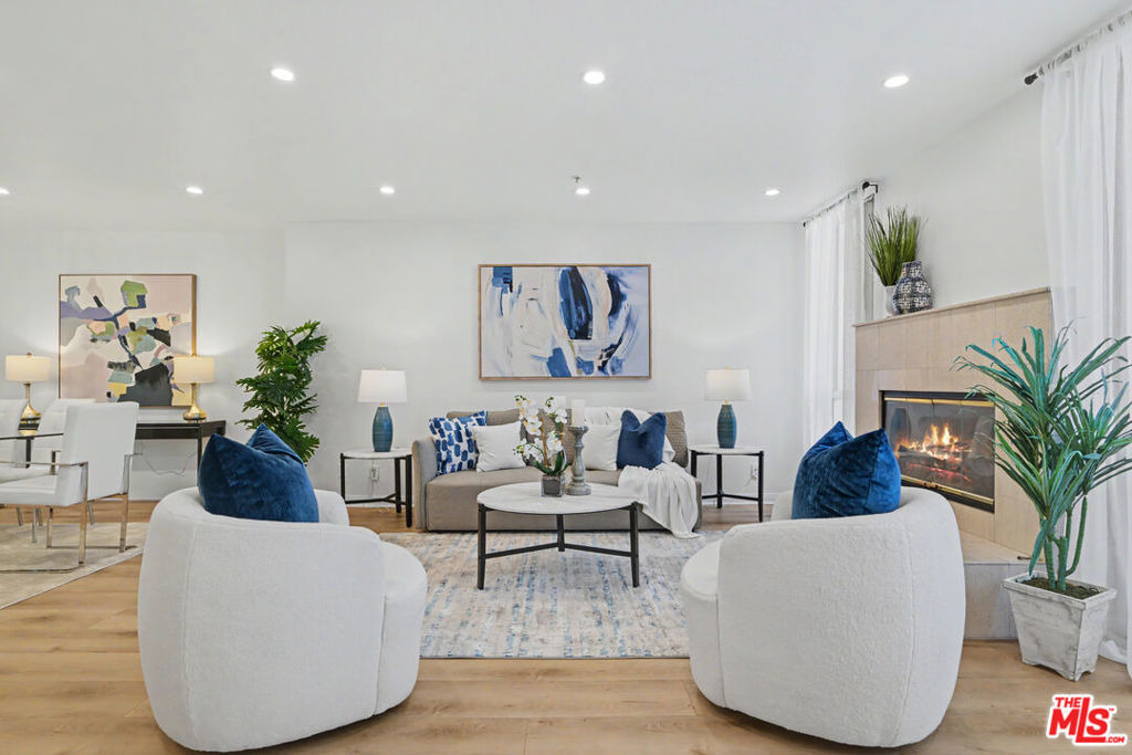 Alcott St, Los Angeles, CA 90035