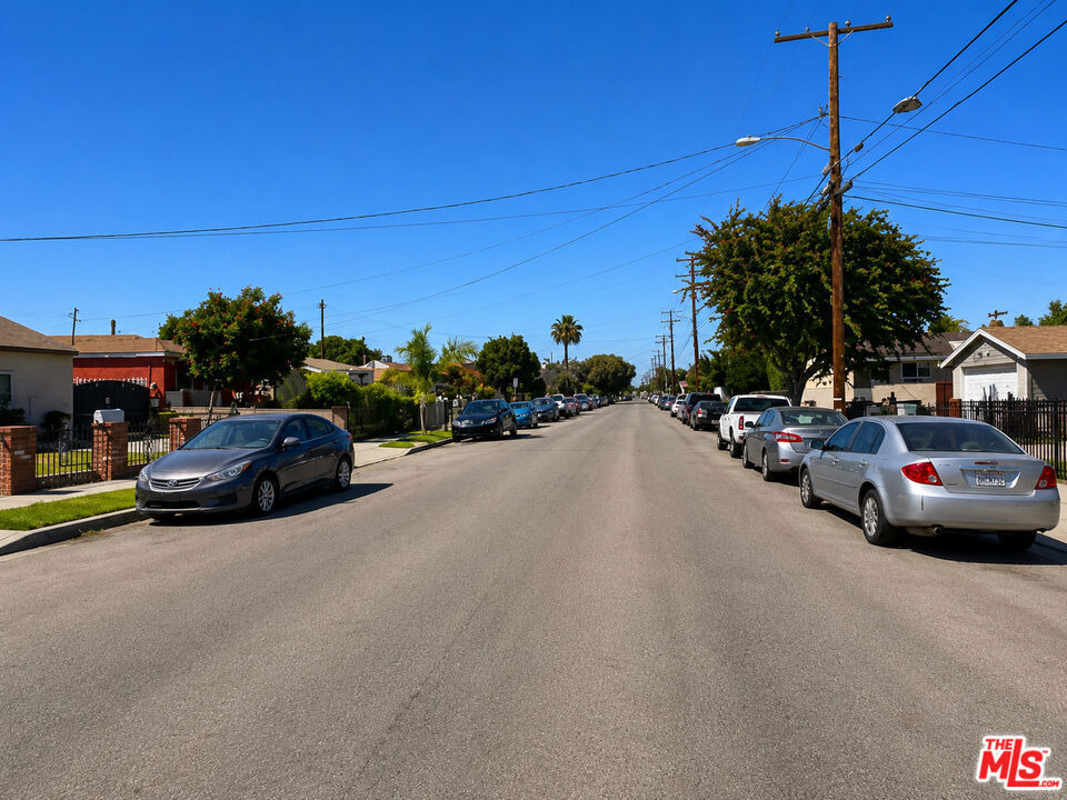 Fir Ave, Los Angeles, CA 90002
