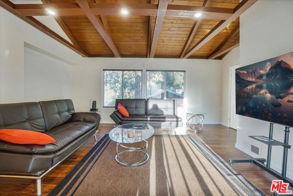 Lilac Ln, Glendale, CA 91206