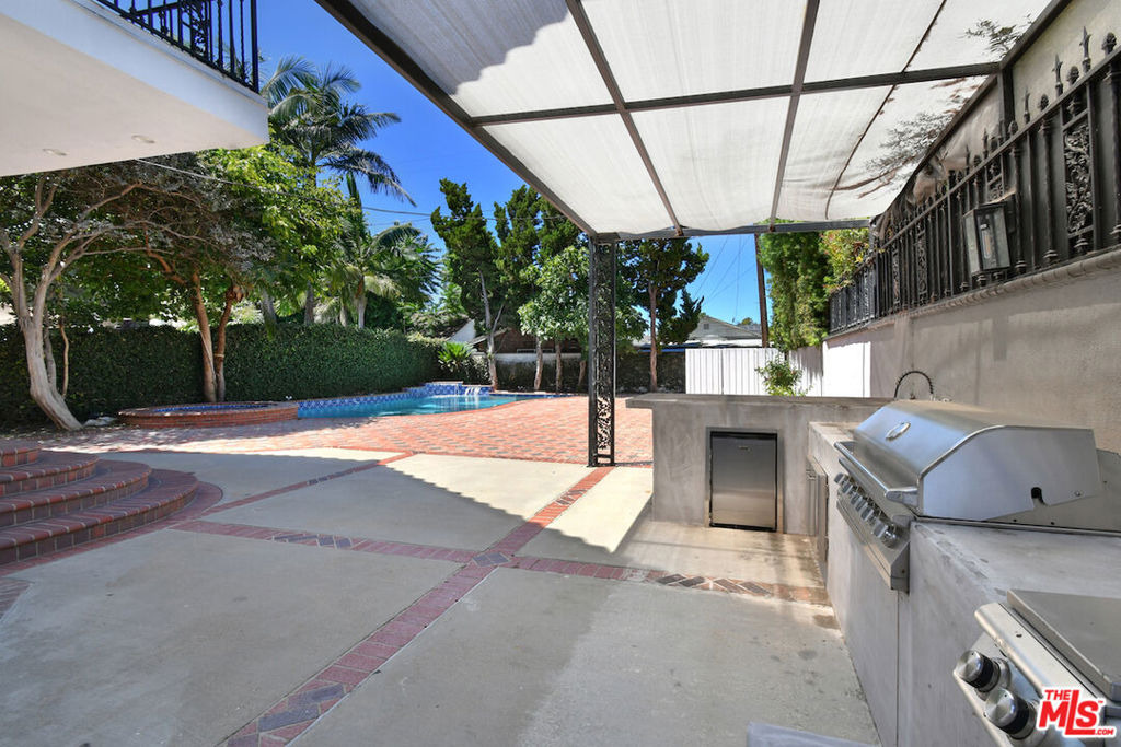 Valleyheart Dr, Sherman Oaks, CA 91403