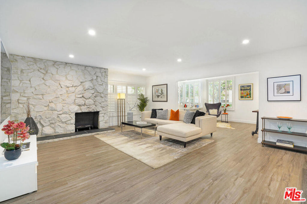 Oakhurst Dr, Beverly Hills, CA 90210