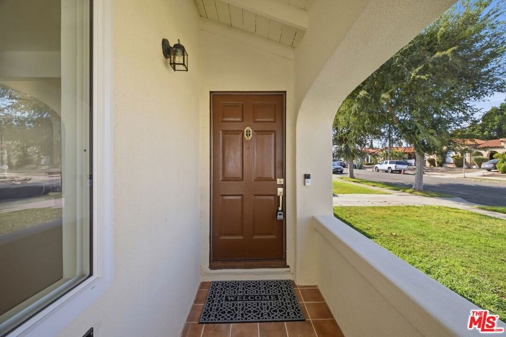 93rd St, Los Angeles, CA 90047