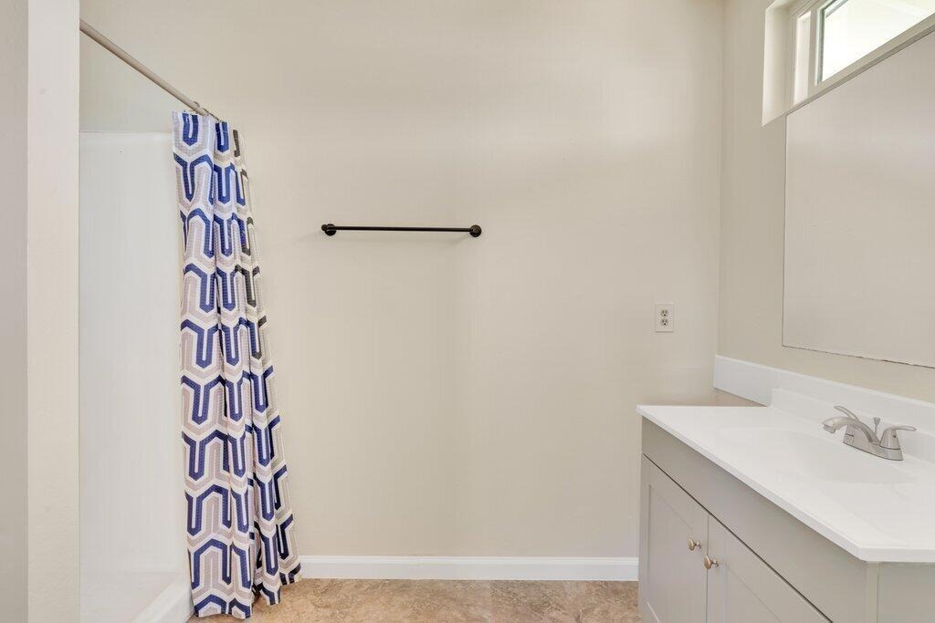 Hanford Ave, Yucca Valley, CA 92284