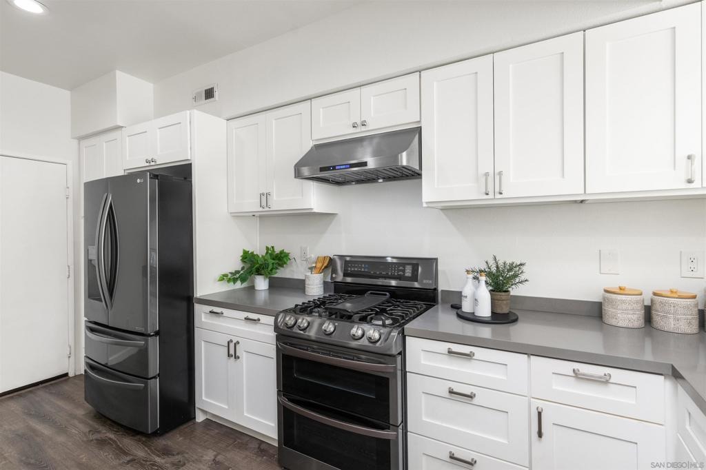 Creststone Pl, San Diego, CA 92130 #1