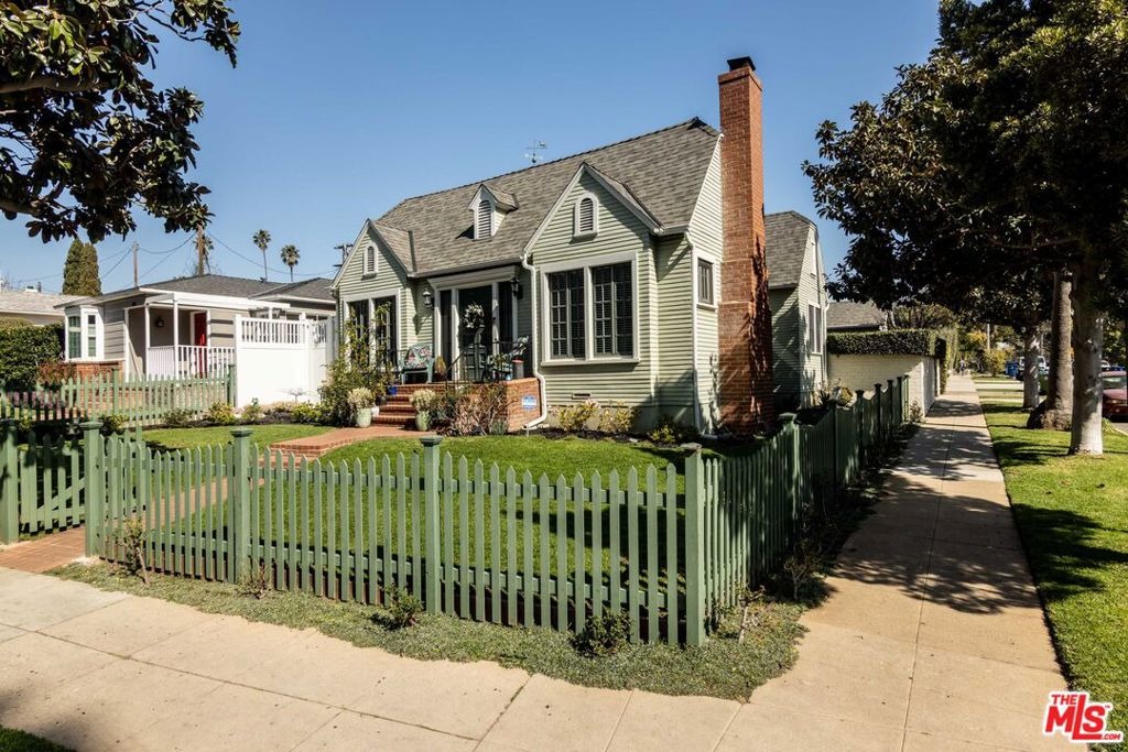 Wellesley Ave, Los Angeles, CA 90049 #1