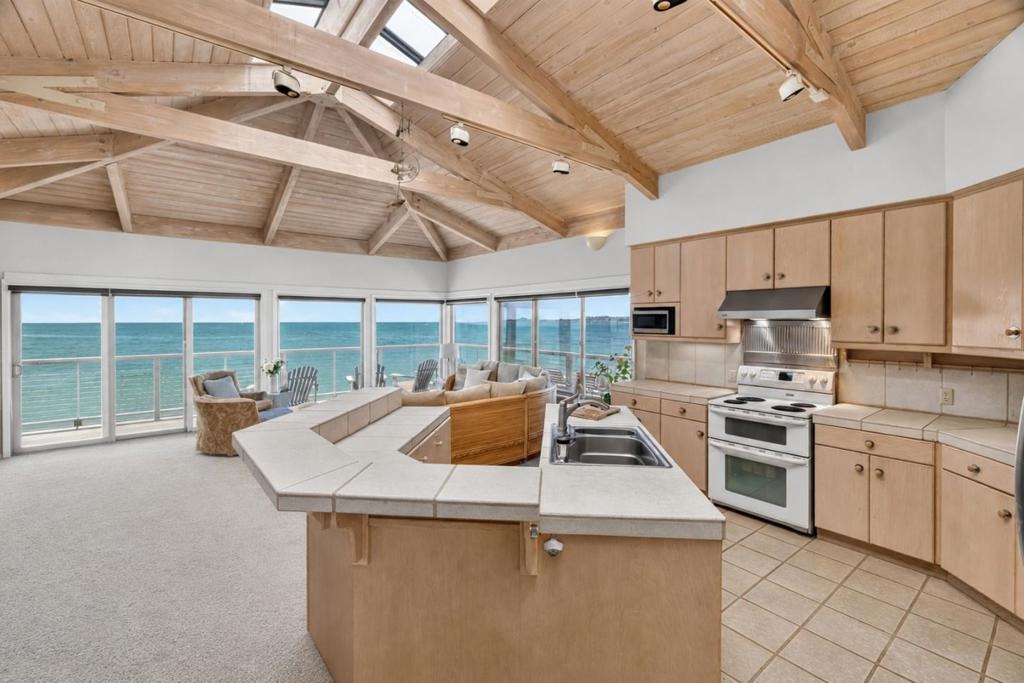 Cliff Dr, Santa Cruz, CA 95062