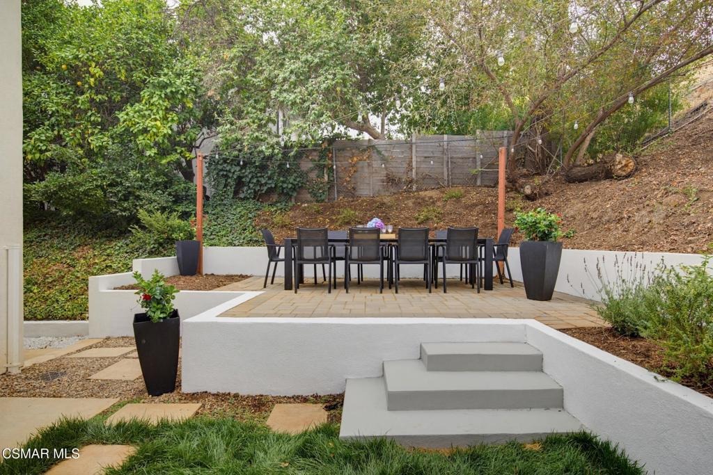 Ellenview Ave, Woodland Hills, CA 91367