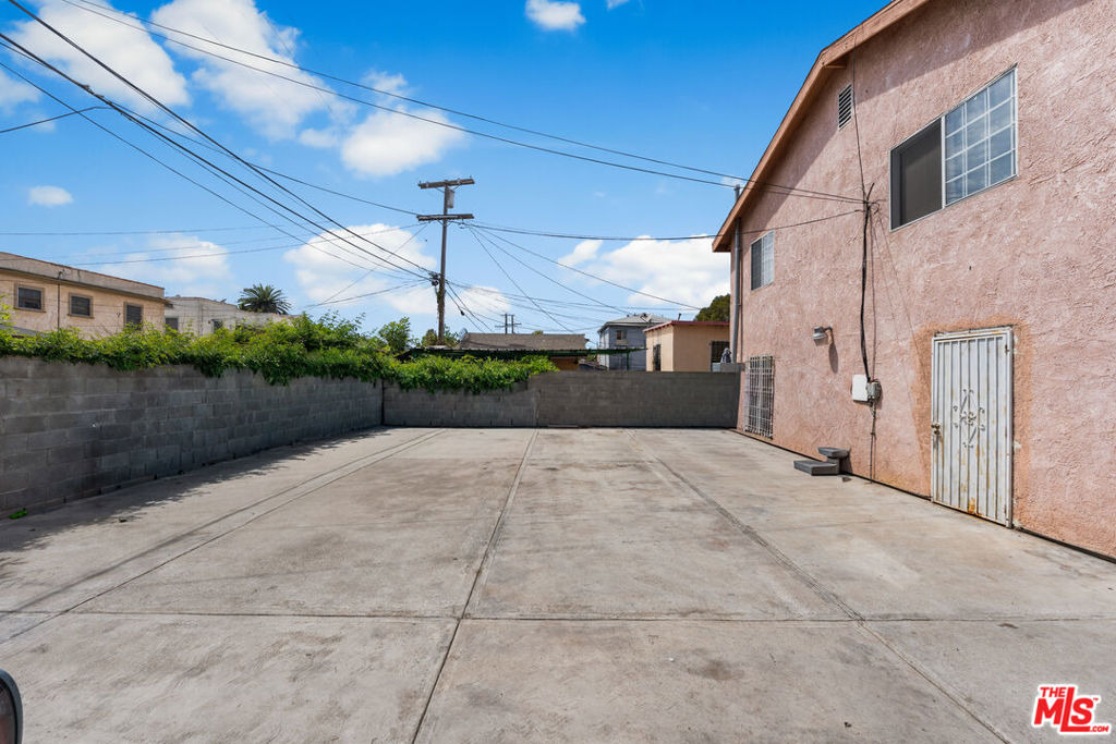 40th Pl, Los Angeles, CA 90037