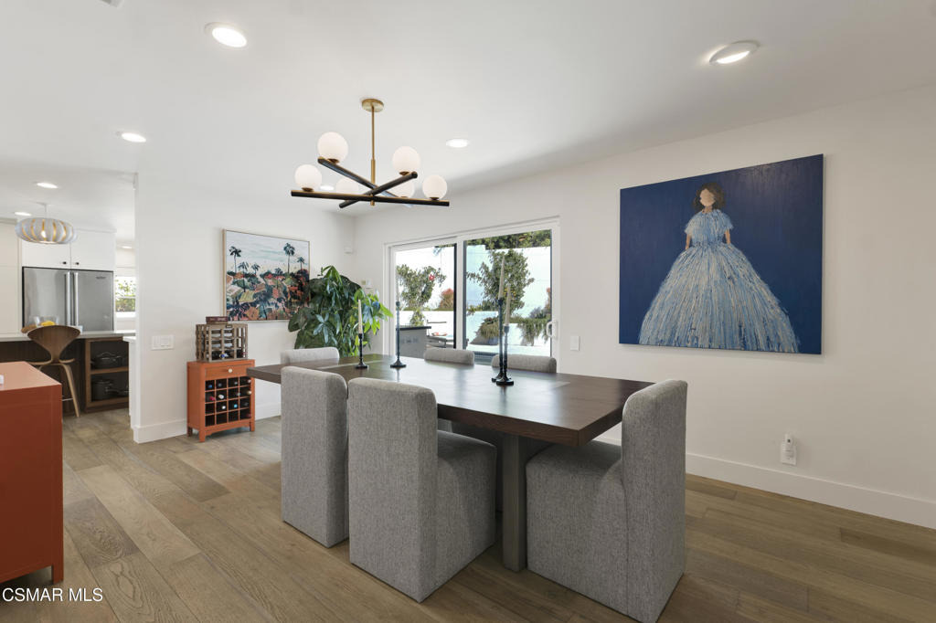 Stark Ave, Woodland Hills, CA 91364