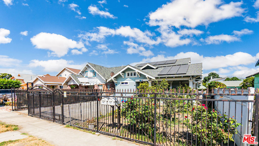 49th St, Los Angeles, CA 90062